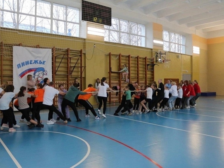 В Карпогорской средней школе состоялись спортивные игры семейных команд