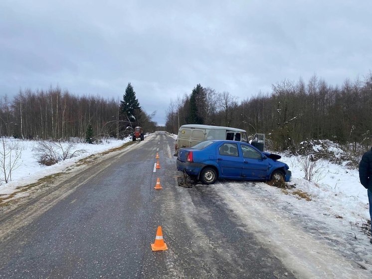 В ДТП с "буханкой" в Тверской области пострадали трое