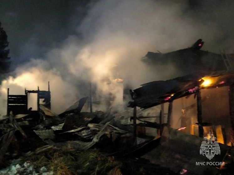 В Горно-Алтайске загорелся дом на улице Барнаульской
