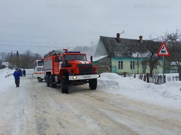 В Рославльском районе Смоленской области горел жилой дом