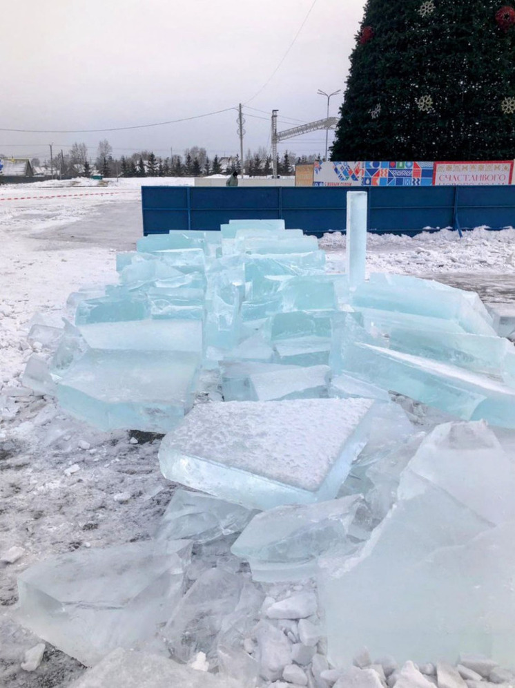 В Ленинске-Кузнецком вандалы оставили город без ледового городка
