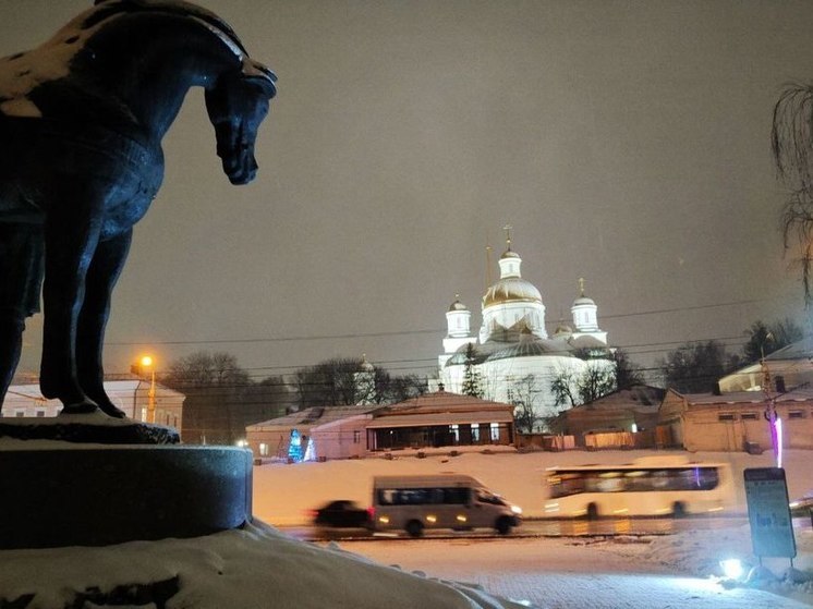 Зима в Пензе — это настоящая сказка, которая окутывает город волшебством.  Снежные покровы ложатся на землю, деревья облачаются в хрустящий иней, а воздух наполняется всемирной атмосферой праздника. 