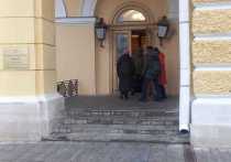 Большой театр, ошарашивший всех продажей билетов на "Щелкунчика" с аукциона по 50 тысяч рублей за штуку, решил в качестве "моральной компенсации" показать новогодний балет еще бесплатно