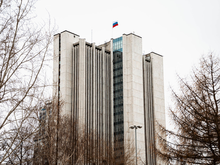 В центре Екатеринбурга на уличном информационном экране включили ролики для взрослых