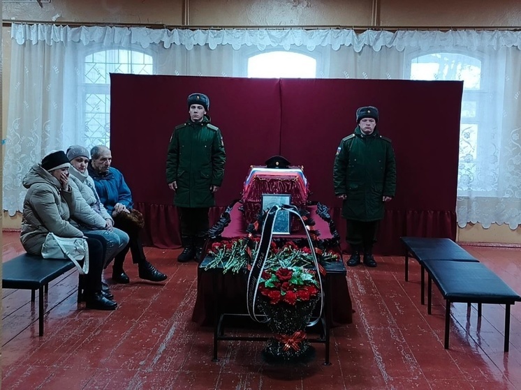 В Тверской области в последний путь проводили погибшего на СВО Кирилла Кирилова