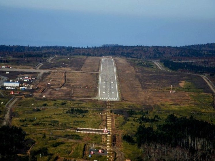 Аэропорт Южно-Курильска сможет принимать самолеты круглосуточно