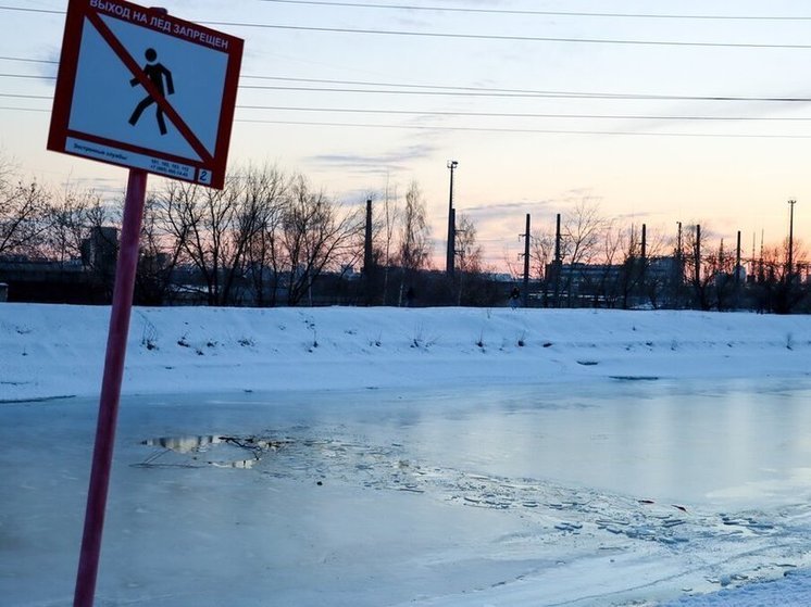 Одного помогали спасать очевидцы