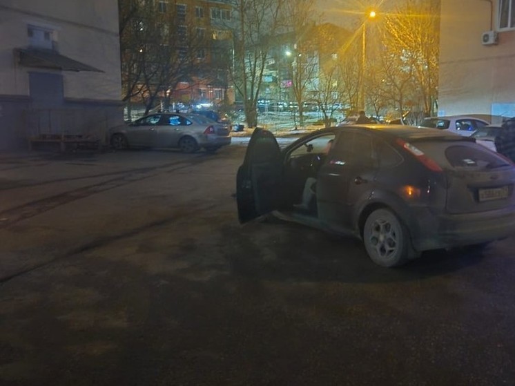 В Туле пешеход попал под колеса «Форд Фокус» во дворе жилого дома