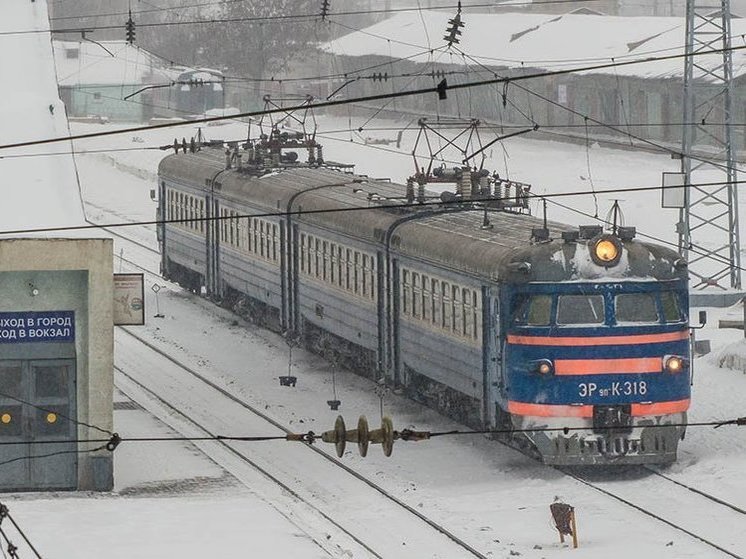 Новогодний спецвагон появится в составе кировской электрички в декабре