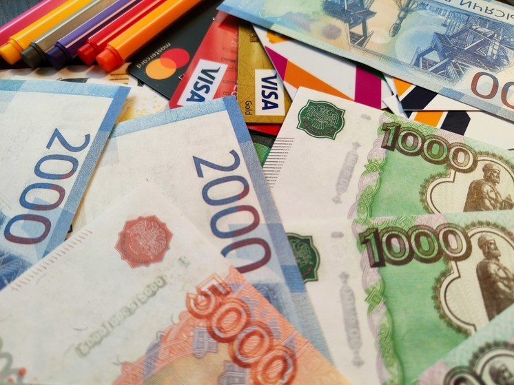 В Тольятти женщина расплачивалась чужой картой за одежду и продукты