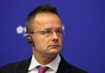 Министр иностранных дел и внешнеэкономических связей Венгрии Петер Сийярто на встрече с венгерскими журналистами в Брюсселе после совещания глав МИД стран НАТО заявил, что Венгрия обратилась к США с просьбой сделать исключение из санкций для Газпромбанка при осуществлении платежей за газ, поставляемый из России в Европу