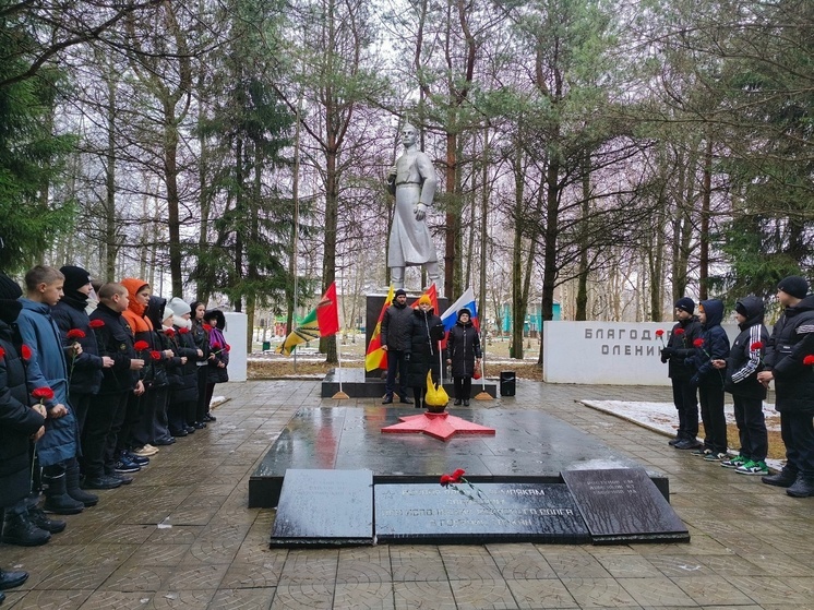 В День Неизвестного солдата в Оленино прошло памятное мероприятие