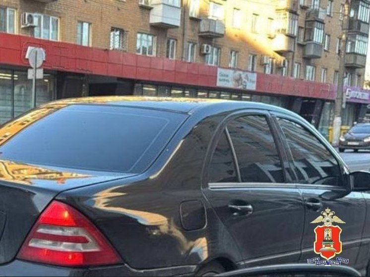 В Твери 26-летний владелец тонированного Mercedes стал лучше видеть за рулем