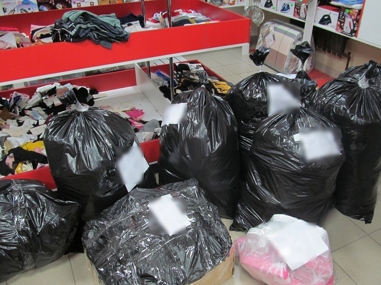 Смоленская полиция пресекла реализацию контрафактной спортивной одежды