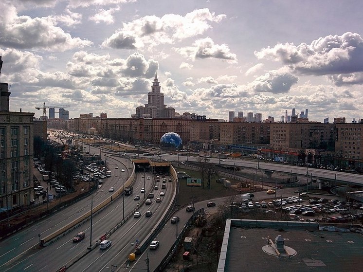 Жителям Москвы порекомендовали не пользоваться автомобилями до 20:00