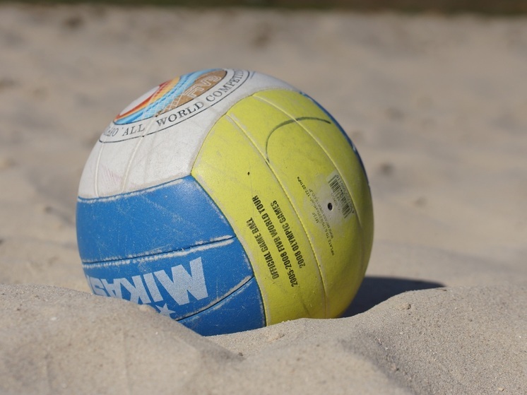 Полисмены НАО стали лучшими в первом матче турнира по волейболу