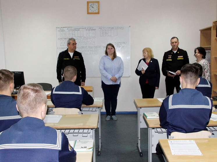 Пять тысяч калининградских одиннадцатиклассников написали итоговое сочинение