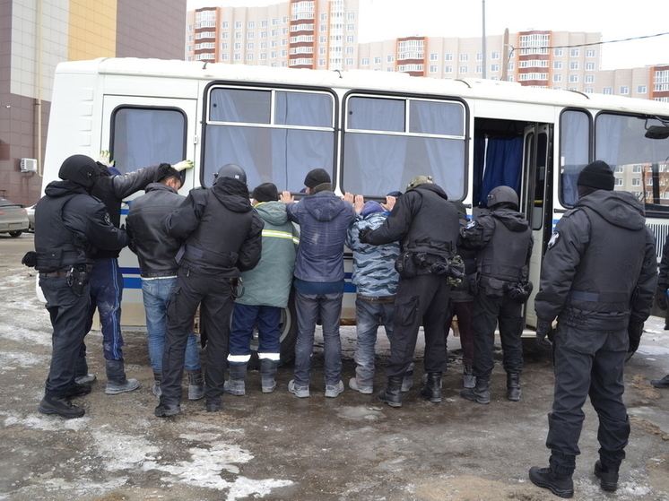 В Ярославле прошли рейды по выявлению мигрантов, не вставших на воинский учет