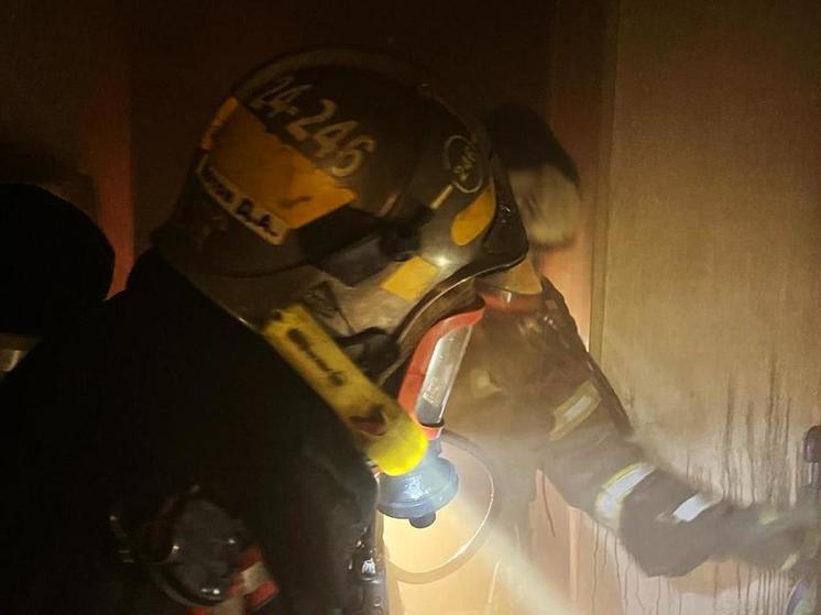 Огнеборцы спасли 3 подростков во время пожара в Одинцово