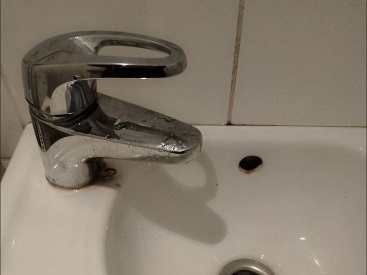 Жители Выборга пожаловались Бастрыкину на техническую воду из кранов