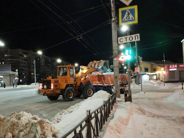Сердечкин: за сутки с улиц Мурманска вывезли почти 2000 кубометров снега