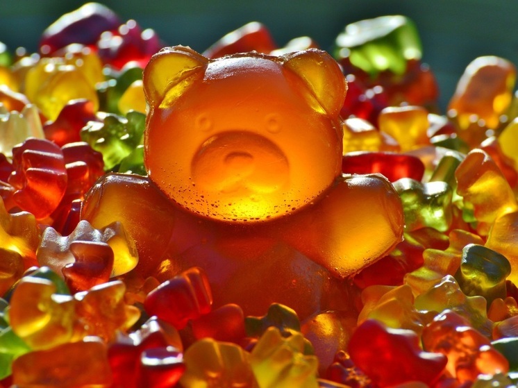 Диетолог Гинзбург: сладости и быстрые углеводы не стоит употреблять людям с варикозом