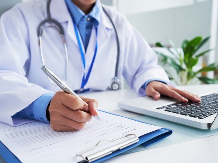 В Петербурге женщину оштрафовали на 3 000 рублей за пожелание смерти врачу