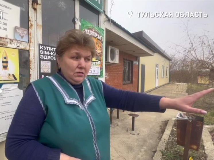 В Киреевске из-за отсутствия тротуара школьники ходят по проезжей части