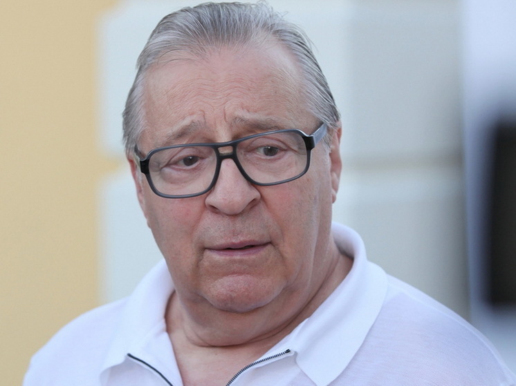 Хазанов заявил, что ему жалко Михаила Галустяна