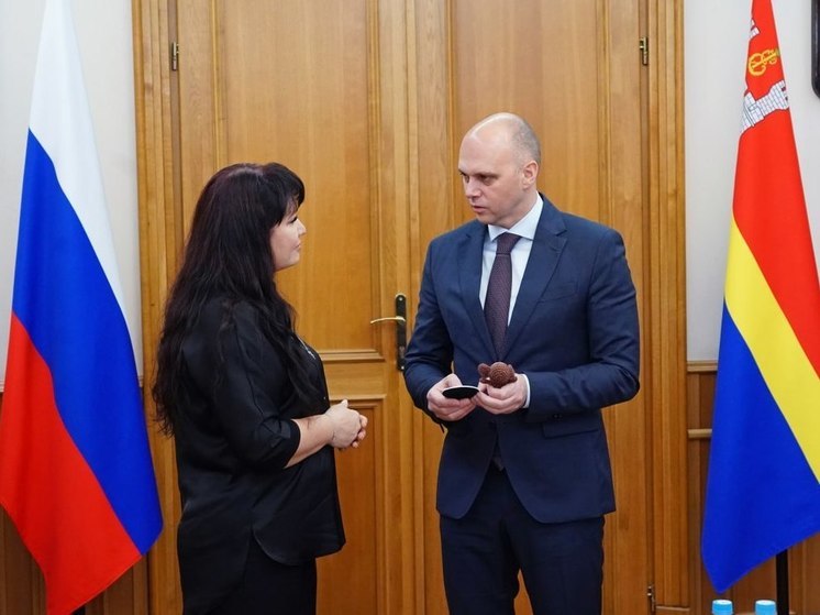 Беспрозванных вручил Орден Мужества вдове участника СВО