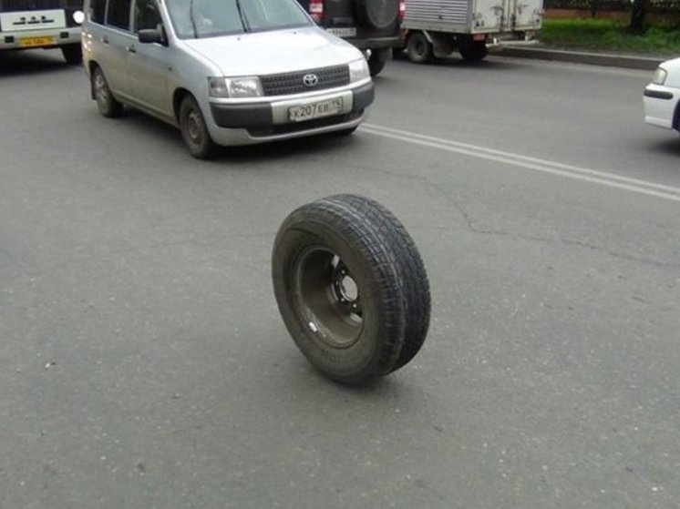 В Ярославской области отлетевшее колесо чуть не убило женщину