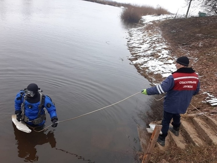 В Смоленской области в городе Дорогобуж прошли водолазные тренировочные спуски