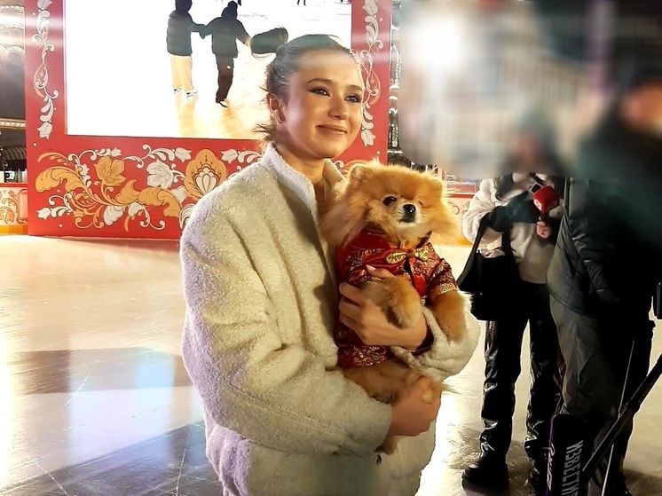 Камила Валиева привела на каток милого друга: "Приезжал ко мне на соревнования"