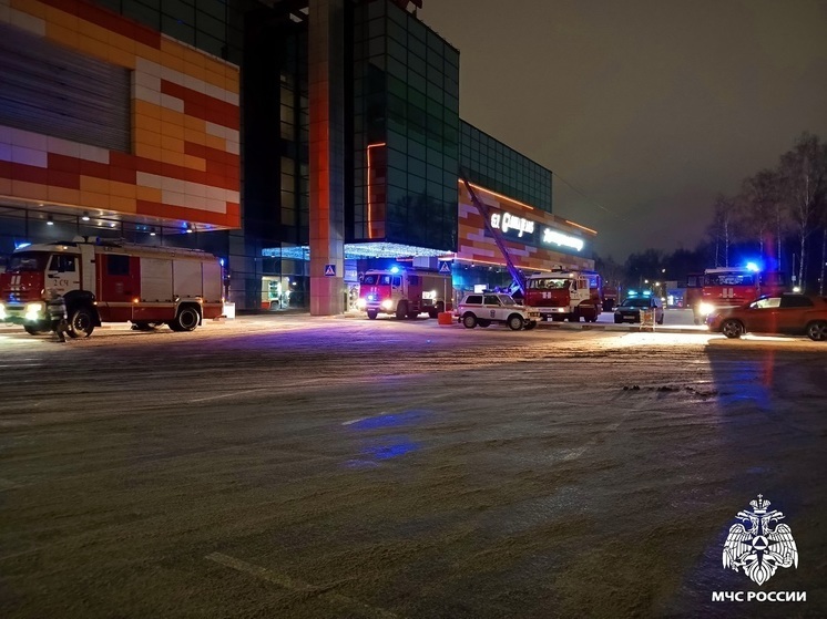 В Смоленске тушили условный пожар в ТРЦ «Макси»