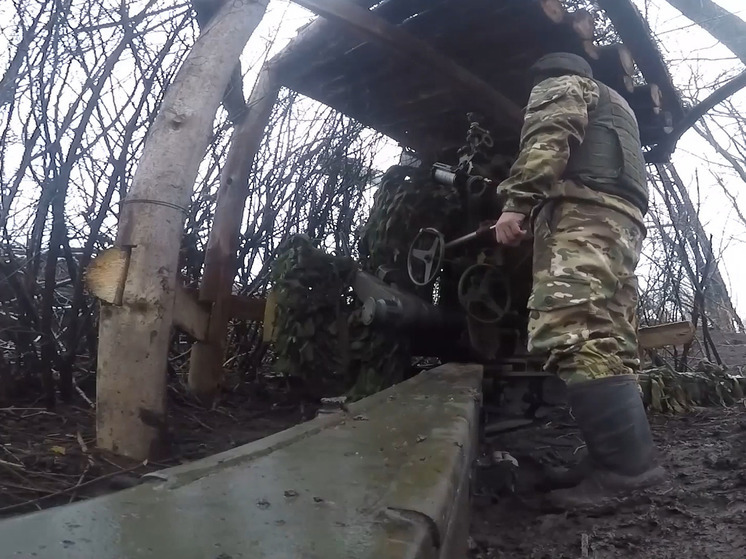 «Не позволяем им подвозить боеприпасы или совершать маневры…»