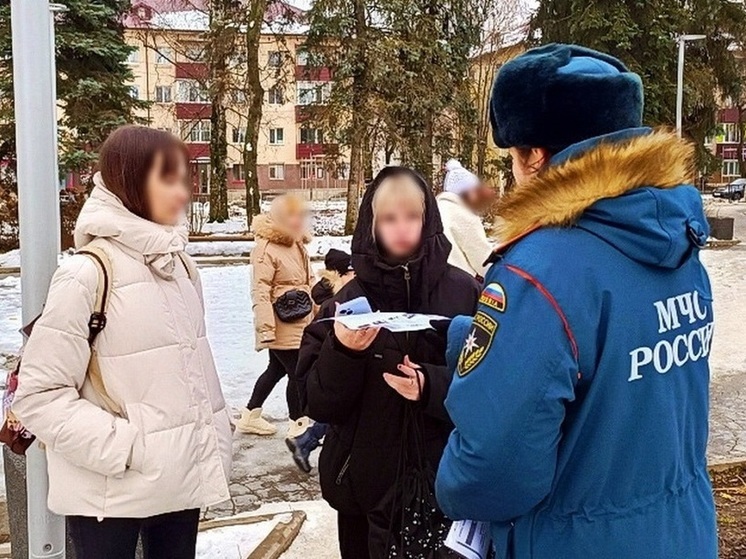 В Гагарине сотрудница госпожнадзора пообщалась с местными жителями