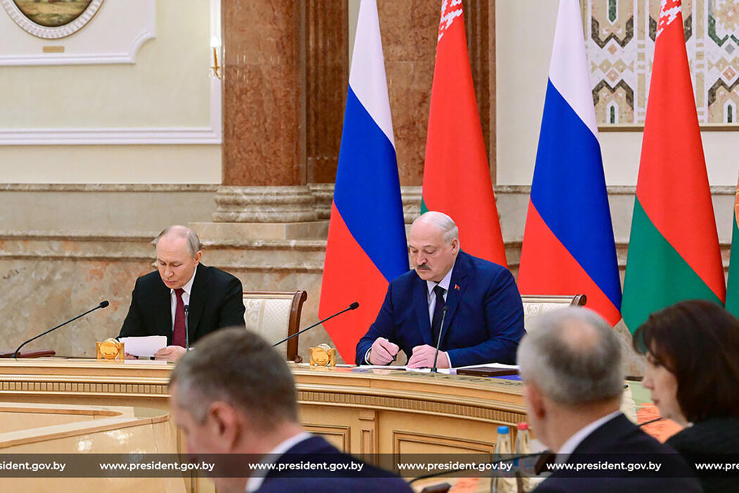 Кадры рабочей встречи Путина и Лукашенко в Минске: лица и эмоции