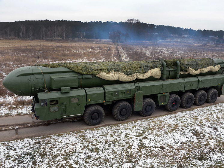 Высокая траектория, боевая часть максимальной мощности
