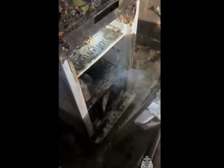 Холодильник стал причиной пожара в пятиэтажке в Комсомольске