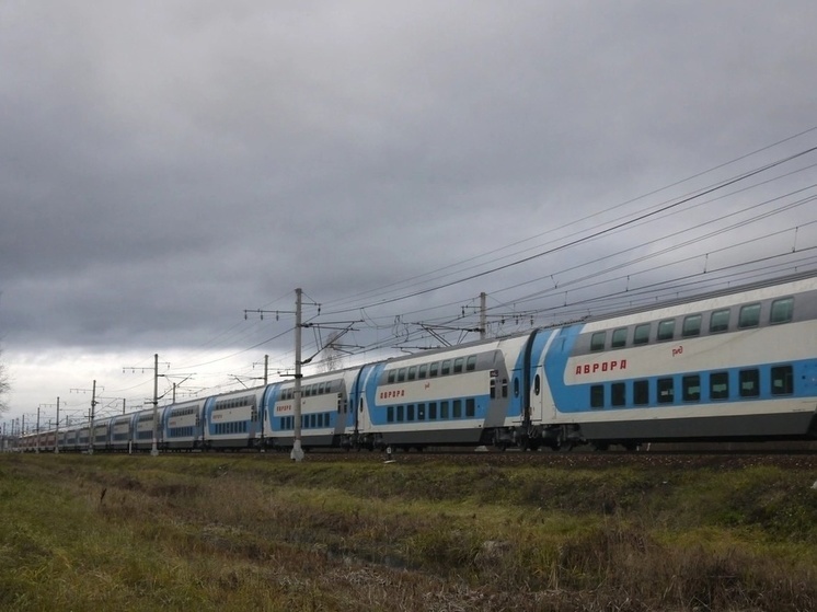 В Тверской области сфотографировали новый двухэтажный поезд «Аврора»