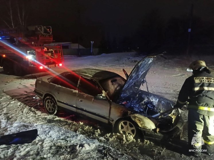В брянской деревне под Карачевом ночью сгорел автомобиль