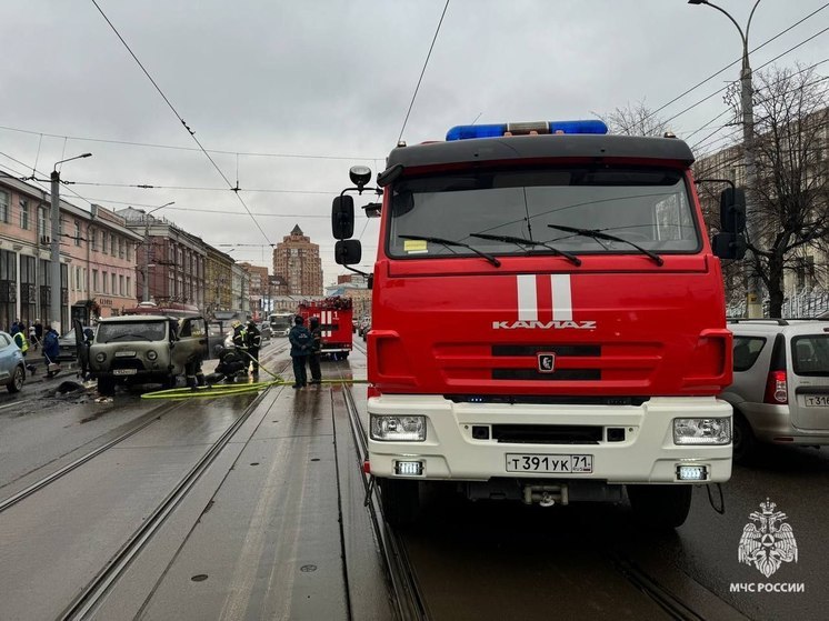 Два автомобиля загорелись в Туле