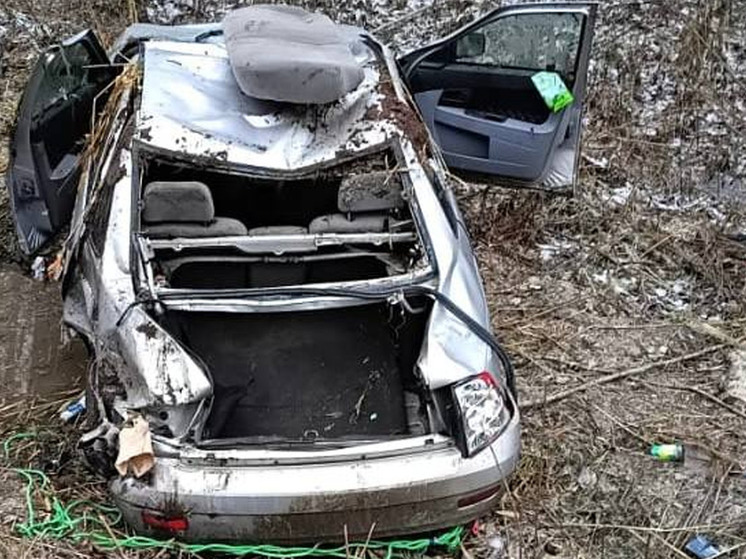 В Новгородской области 6 декабря в кювет съехали несколько автомобилей