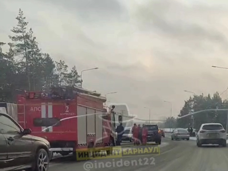 Массовое ДТП произошло на шоссе Ленточный бор в Барнауле
