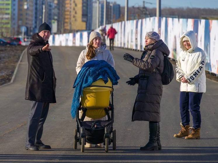 Алексей Лошкин пообещал горожанам обустроить тротуар к новому вантовому мосту