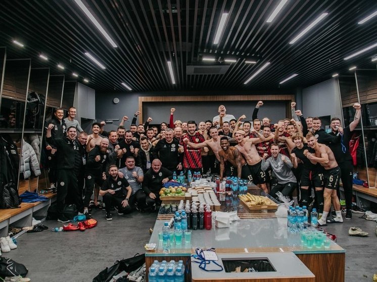 «Акрон» выиграл у «Зенита» 2:1 в матче с удалением и двумя отмененными голами