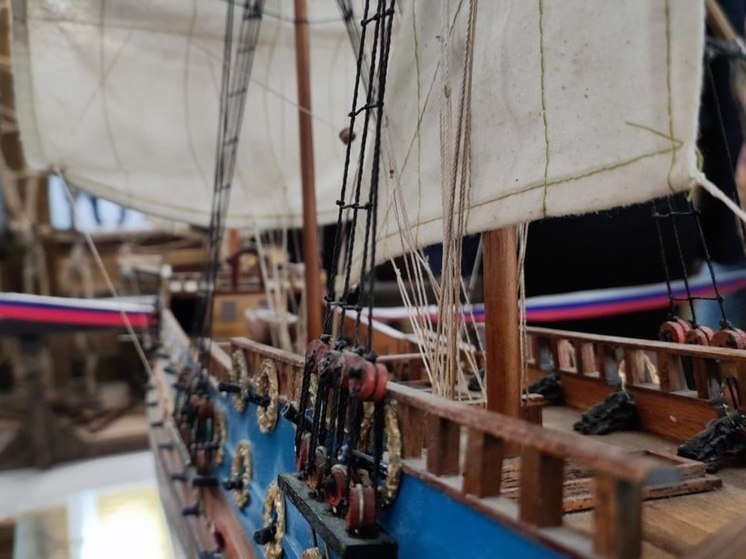 На Балтийском флоте появился новый морской плавучий кран