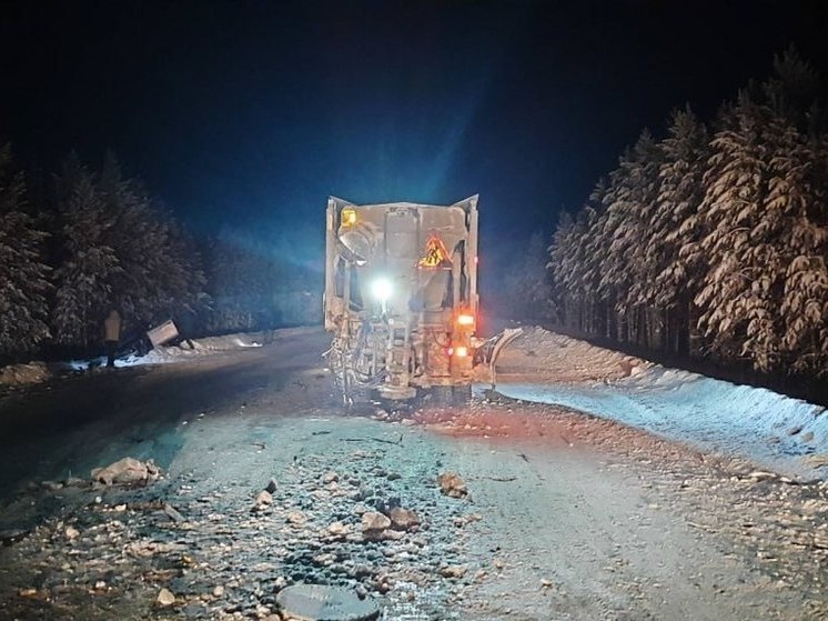 Пассажир иномарки попал в больницу после ДТП на ямальской трассе