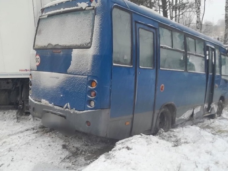 Автобус из Владимира попал в смертельное ДТП в Ивановской области