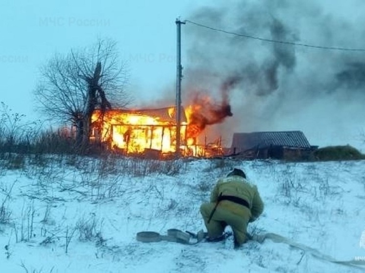 В Верховском районе дотла сгорел частный дом